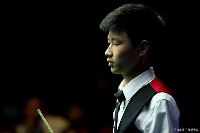 现实总是充 现实总是充