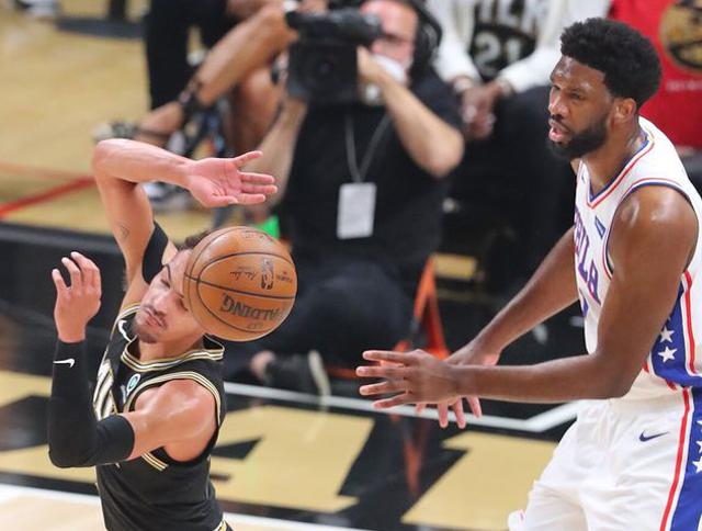 他的表现为 他的表现为